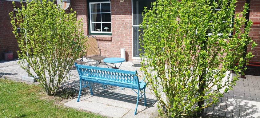 Ferienwohnung Ostseebrise - Blick vom Garten auf die Terrasse